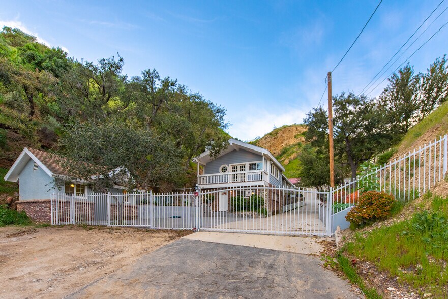 More Photos Of 12141 Wildwood Trl, Kagel Canyon Specialty For Sale