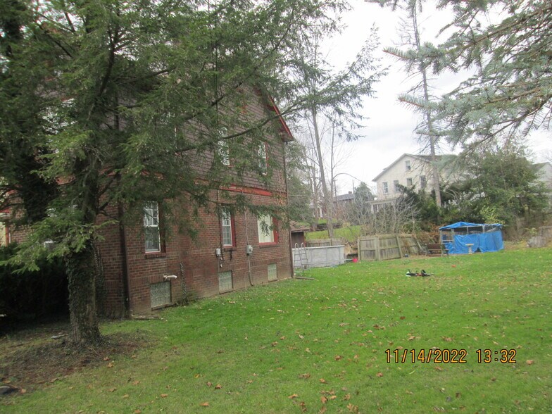 More Photos Of 329 E Moody Ave, New Castle Religious Facility For Sale