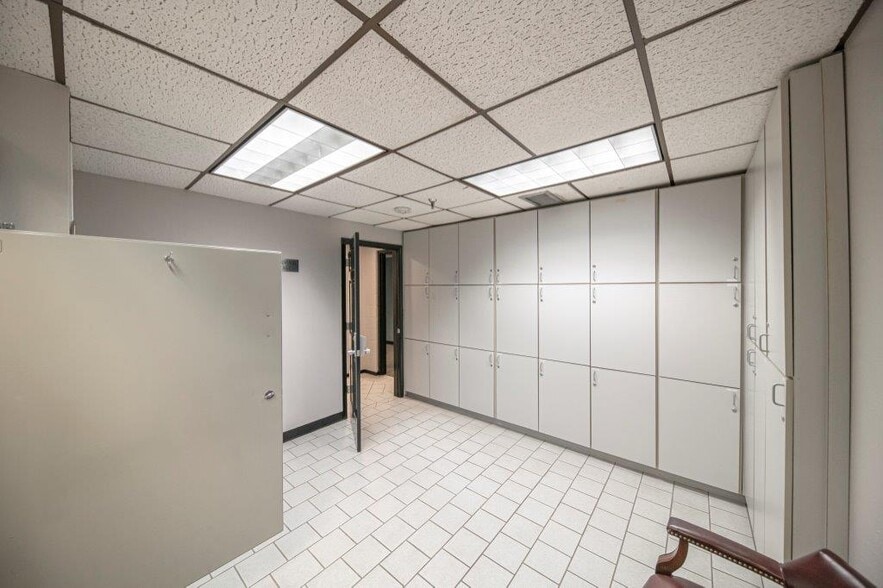 More Photos Of 125 W Missouri Ave, Midland Office For Lease