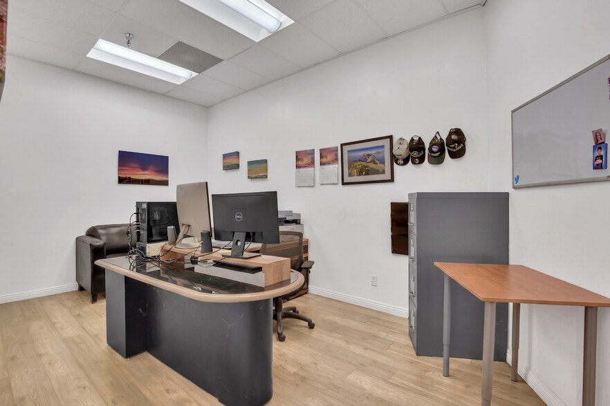 More Photos Of 2962 Seaborg Ave, Ventura Warehouse For Sale