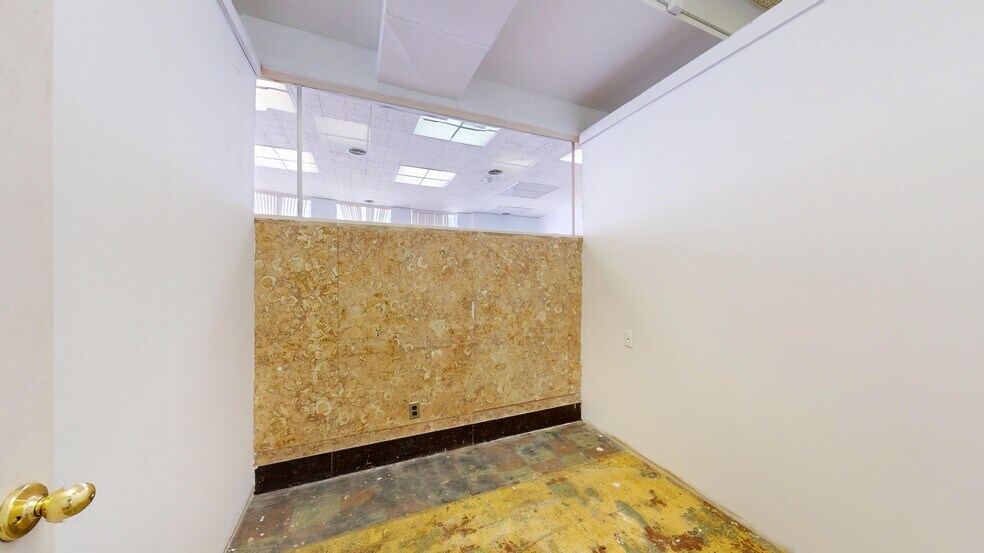 More Photos Of 152 Grant Ave, Vandergrift Storefront Retail Office For Lease