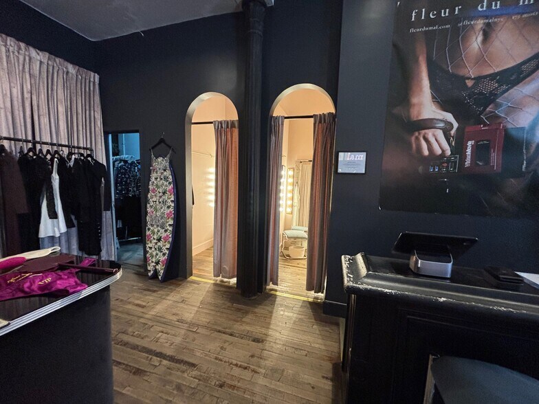 More Photos Of 374 Broome St, New York Apartments For Lease