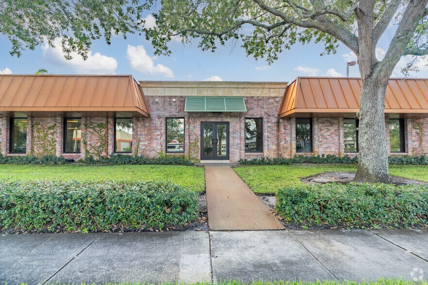 Primary Photo Of 541 S State Road 7, Margate Unknown For Lease