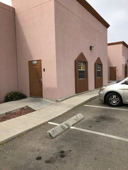 More Photos Of 11601 Pellicano Dr, El Paso Warehouse For Lease