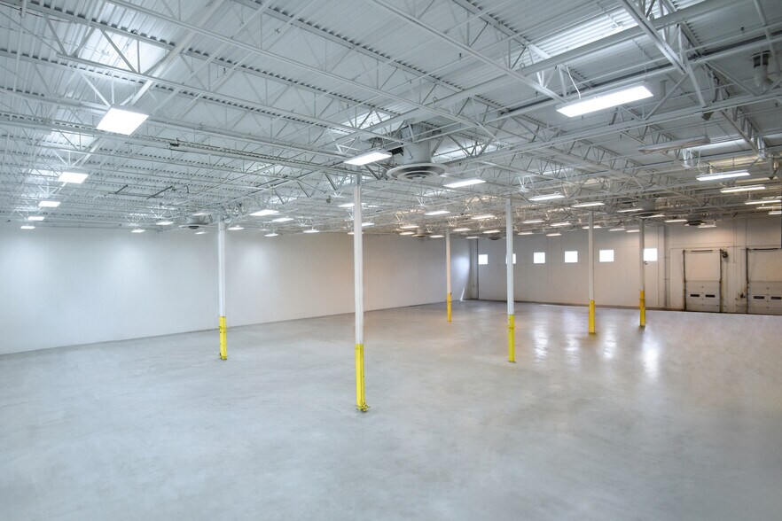 More Photos Of 500 Creekside Dr, Amherst Light Distribution For Lease