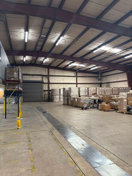 More Photos Of 4271 Dividend Dr, San Antonio Warehouse For Lease