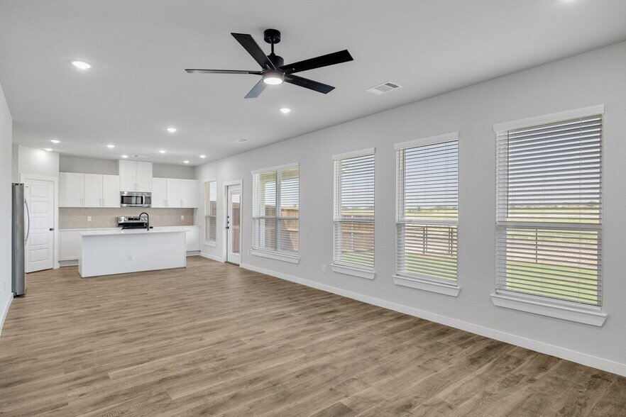 More Photos Of 651-655 Clovis St, Midlothian Apartments For Sale