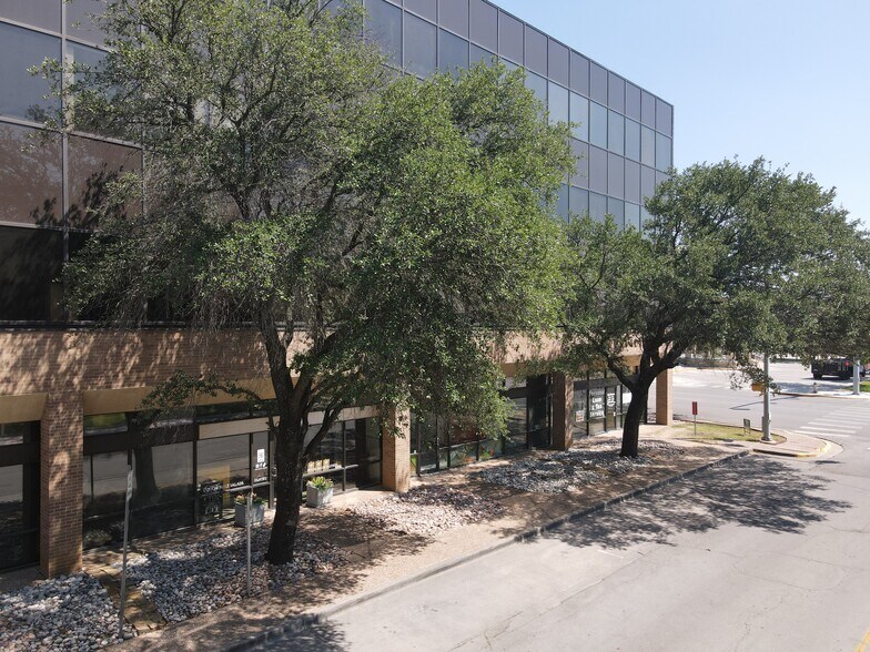 More Photos Of 333 W Main St, Ardmore Medical For Sale