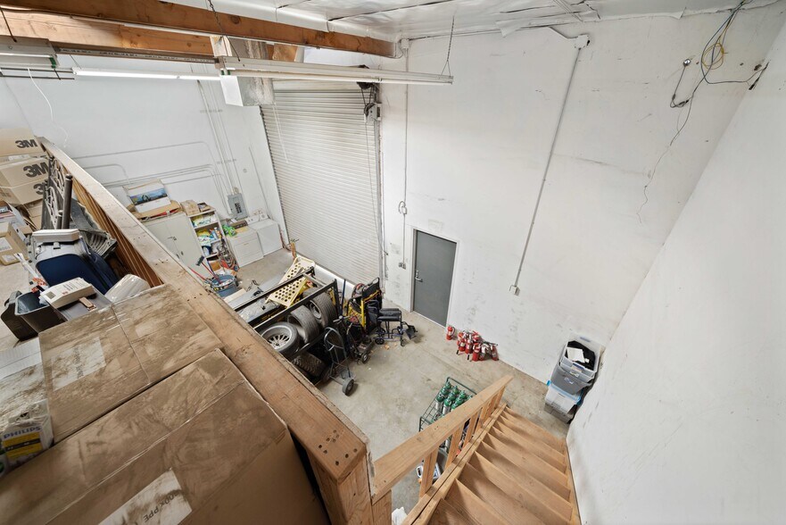 More Photos Of 647 W Avenue L 14, Lancaster Service For Lease