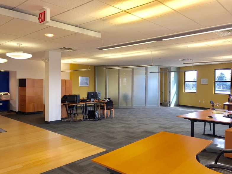 More Photos Of 275 Joliet St, Dyer Office For Sale