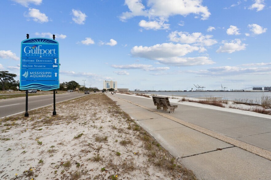 More Photos Of 500 Broad Ave, Gulfport Land For Sale