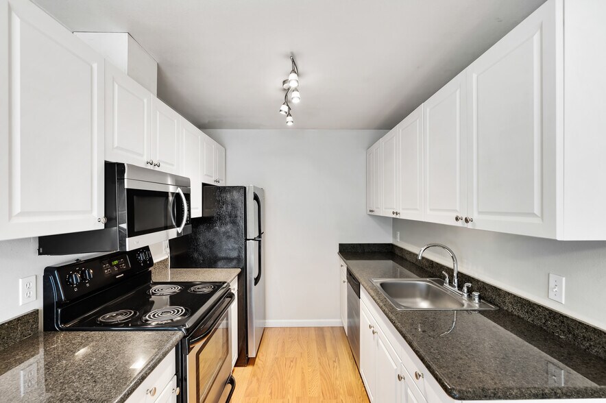 More Photos Of 1146 N 91st St, Seattle Apartments For Sale
