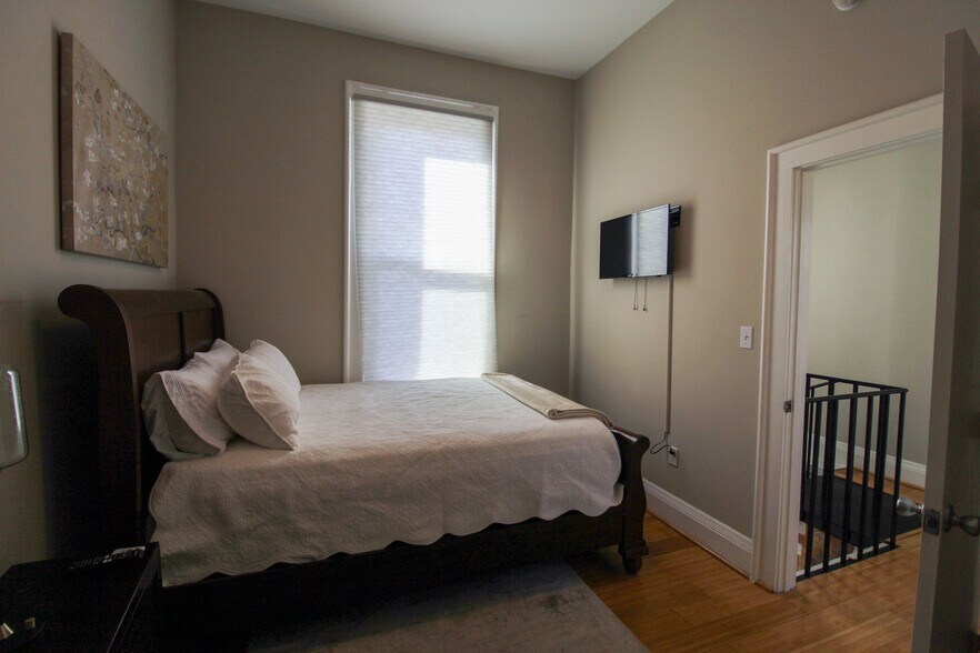 More Photos Of 440 Hopkins St, Cincinnati Apartments For Sale