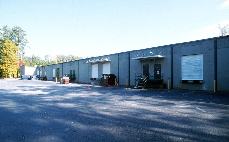 More Photos Of 3100 Northwoods Pl, Peachtree Corners Light Distribution For Lease