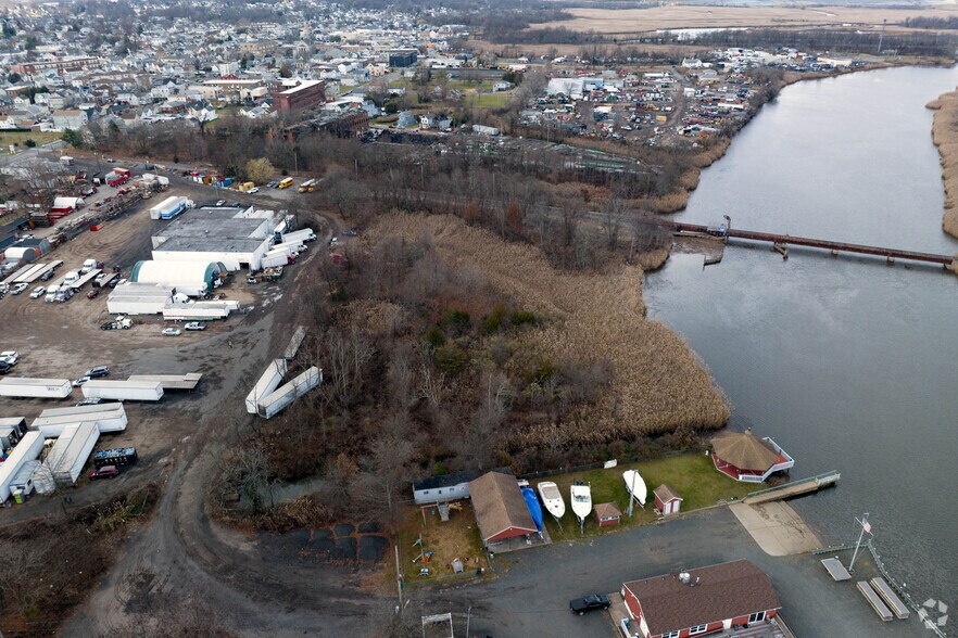 More Photos Of 113-114 Whitehead Ave, South River Land For Lease