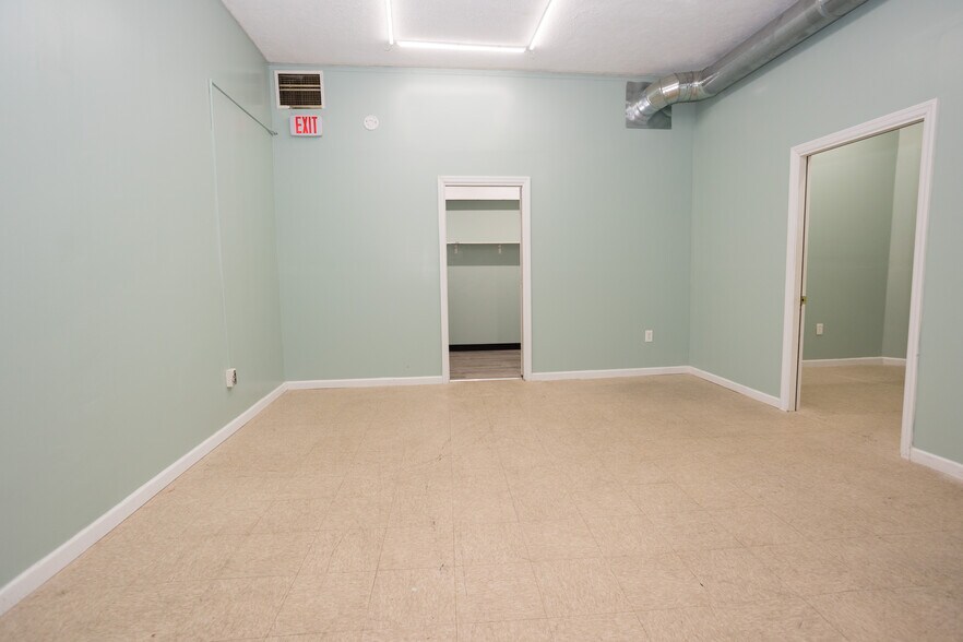 More Photos Of 1 W Broadway, Paterson Office For Lease