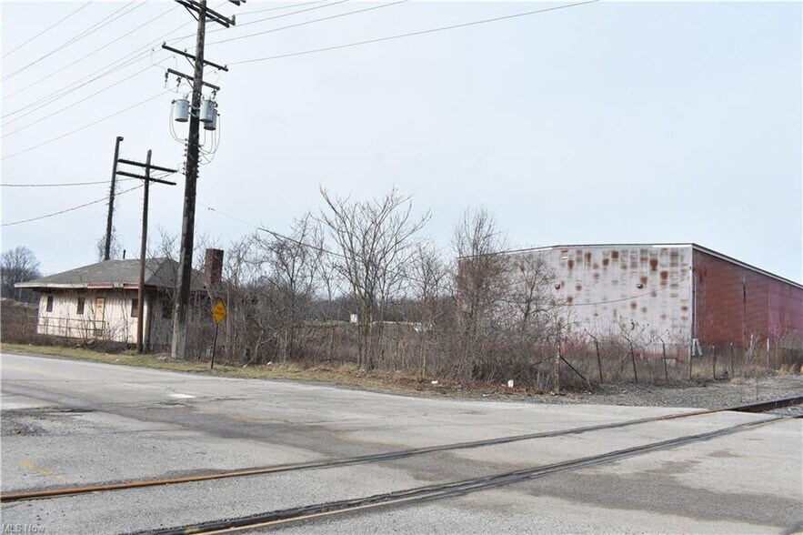 More Photos Of 1015 30th St, Ashtabula Distribution For Sale