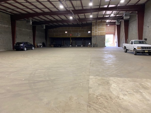 More Photos Of 95 Freeway Dr W, Orange Warehouse For Lease