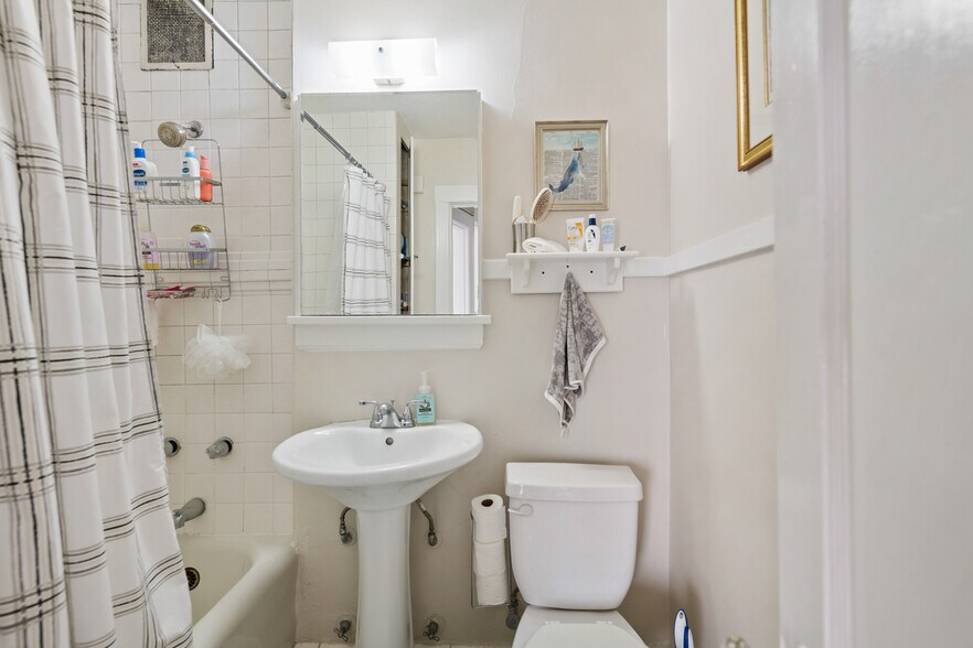 More Photos Of 4319 SW Oregon St, Seattle Apartments For Sale