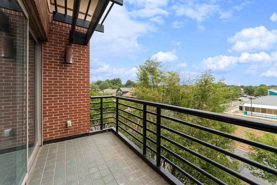 More Photos Of 19701 Bethel Church Rd, Cornelius Office For Sale