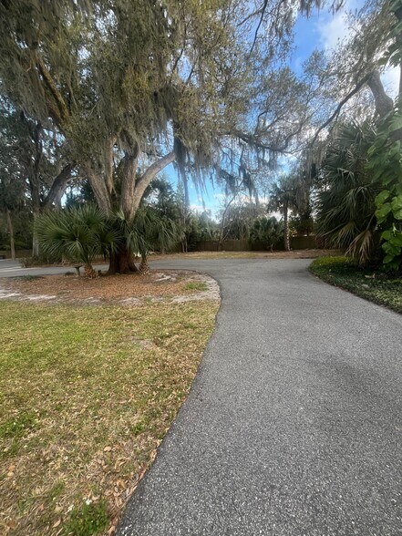 More Photos Of 130 E 1st St, Apopka Office For Lease