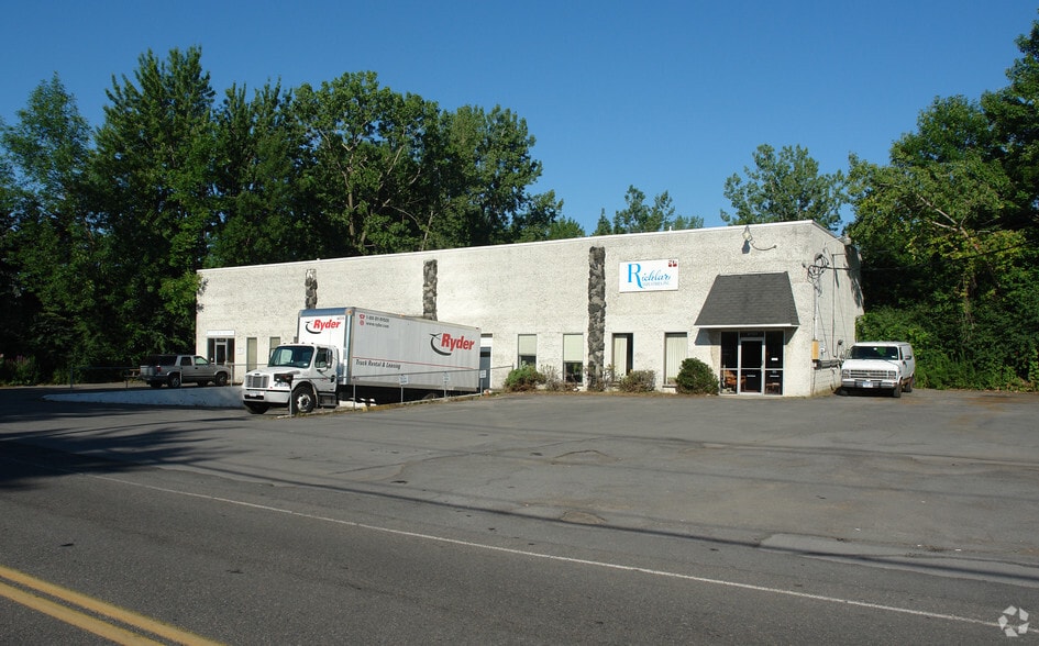 Primary Photo Of 6741 Old Collamer Rd, East Syracuse Warehouse For Lease