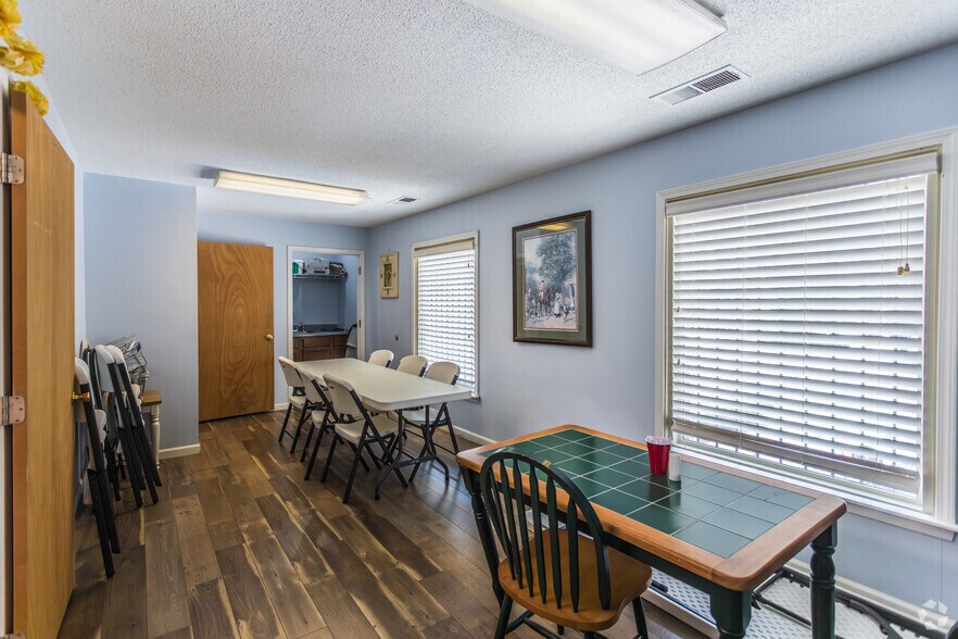 More Photos Of 3530 Hickory Hill Rd, Memphis Medical For Sale
