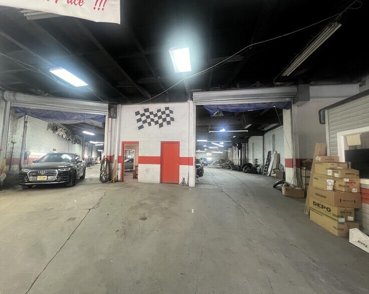 More Photos Of 1931 Point Breeze Ave, Philadelphia Auto Repair For Lease