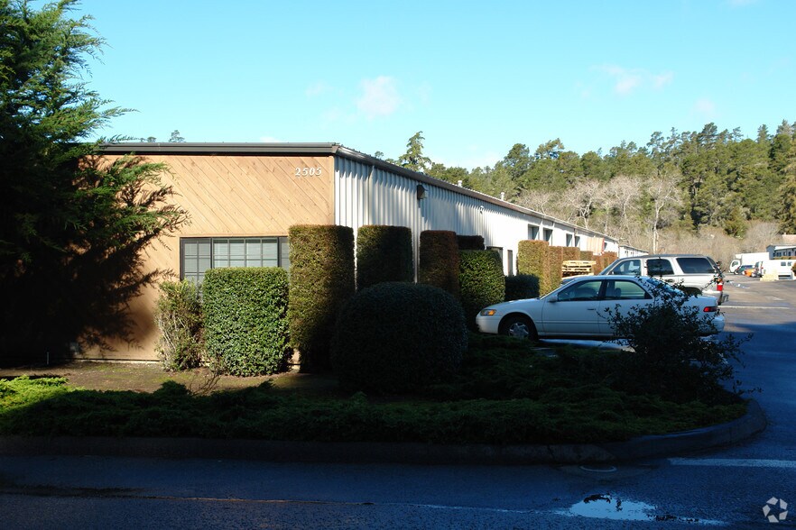 More Photos Of 2501-2535 Village Ln, Cambria Warehouse For Lease