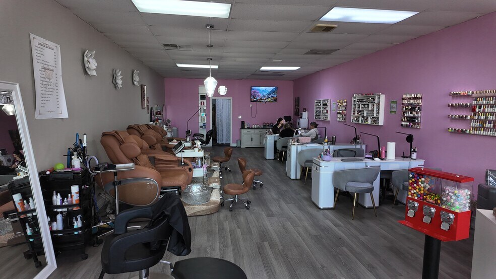 More Photos Of 2401 W Cervantes St, Pensacola General Retail For Sale