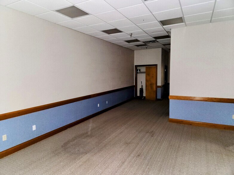More Photos Of 5185 US Route 60, Huntington Medical For Sale