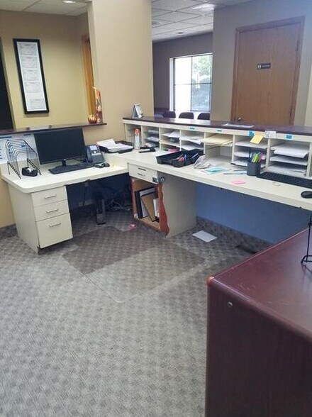 More Photos Of 755-757 Chartiers Ave, McKees Rocks Office For Lease