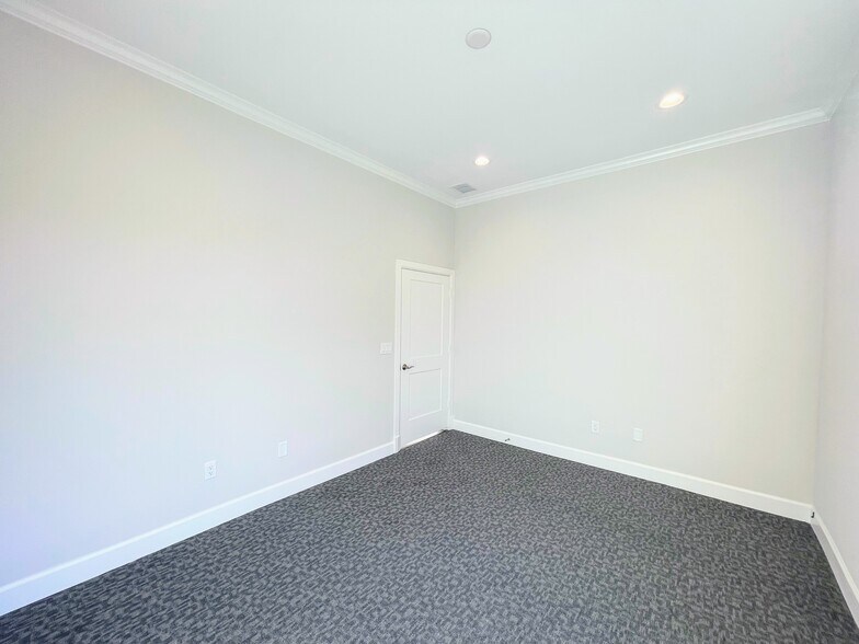 More Photos Of 7700 Preston Rd, Frisco Medical For Sale