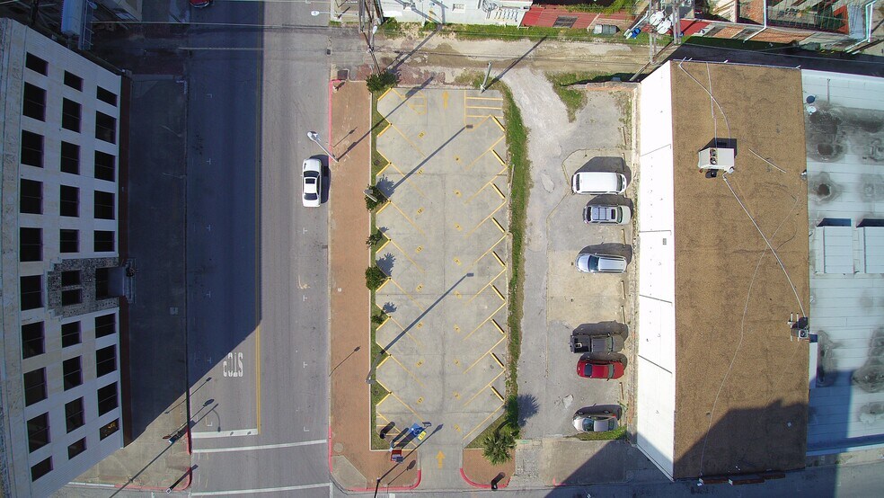 More Photos Of 2100 Market St, Galveston Parking Garage For Sale