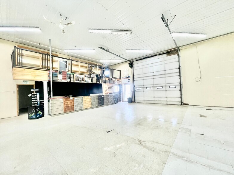 More Photos Of 6326 50, Drayton Valley Warehouse For Sale