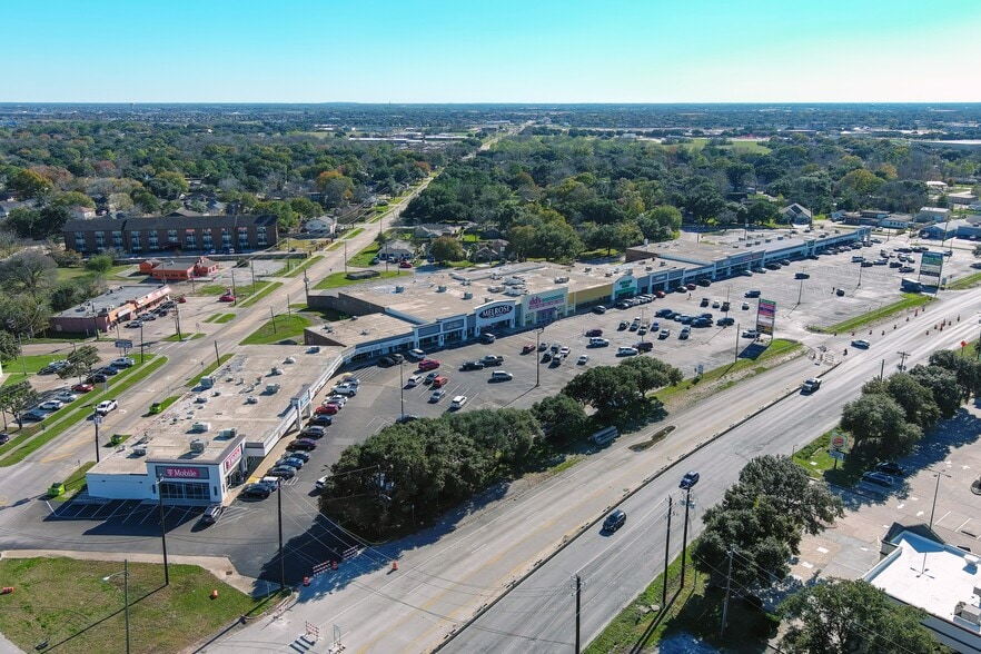 More Photos Of 5100-5198 Avenue H, Rosenberg Unknown For Lease