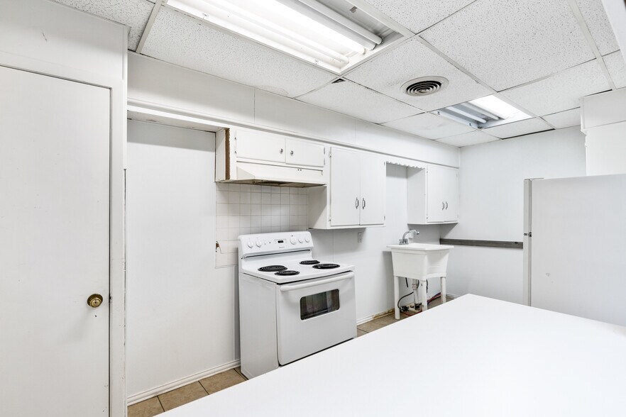 More Photos Of 103 W Main St, Itasca Storefront Retail Office For Sale