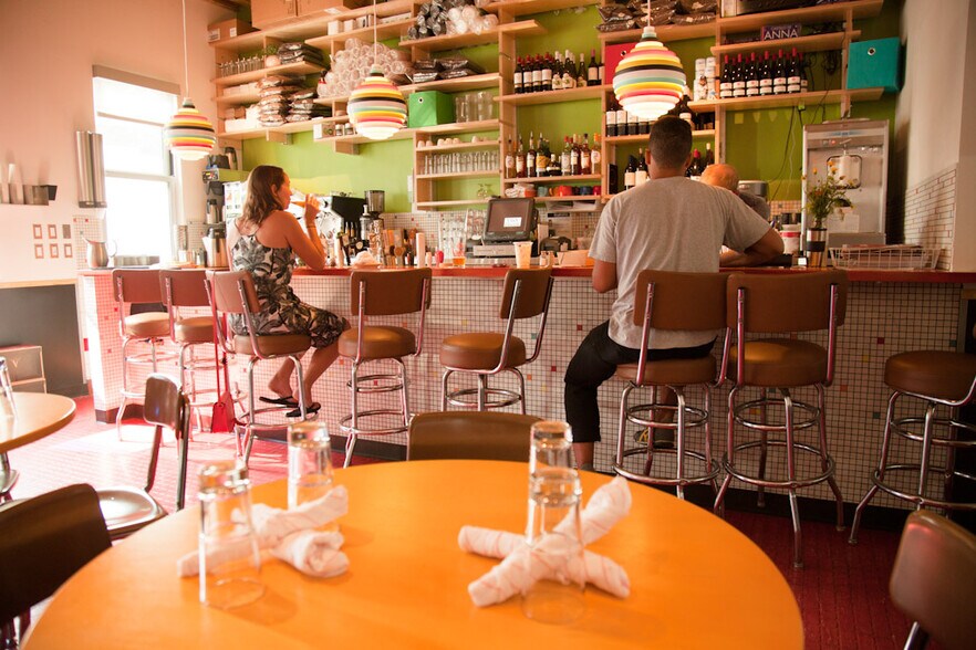 More Photos Of 1024 E 38th St, Minneapolis Restaurant For Lease