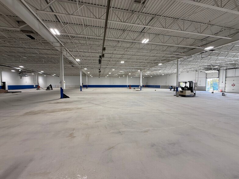 More Photos Of 815 S Brown School Rd, Vandalia Warehouse For Lease