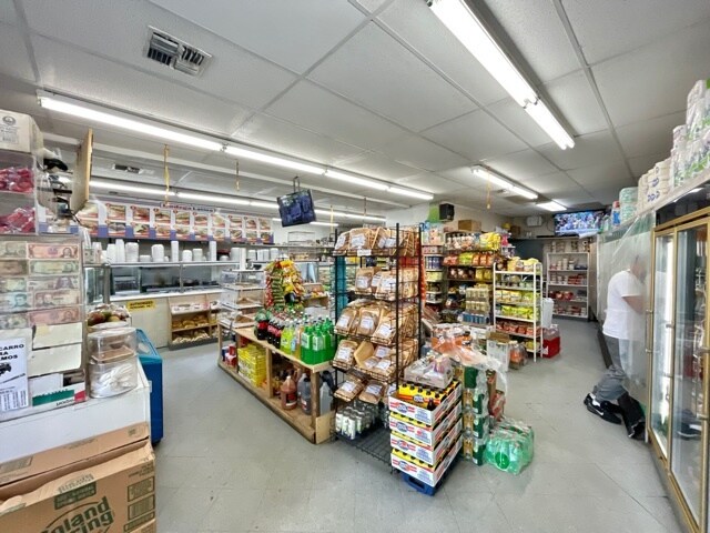 More Photos Of 50 Middle Country Rd, Coram Storefront Retail Office For Lease