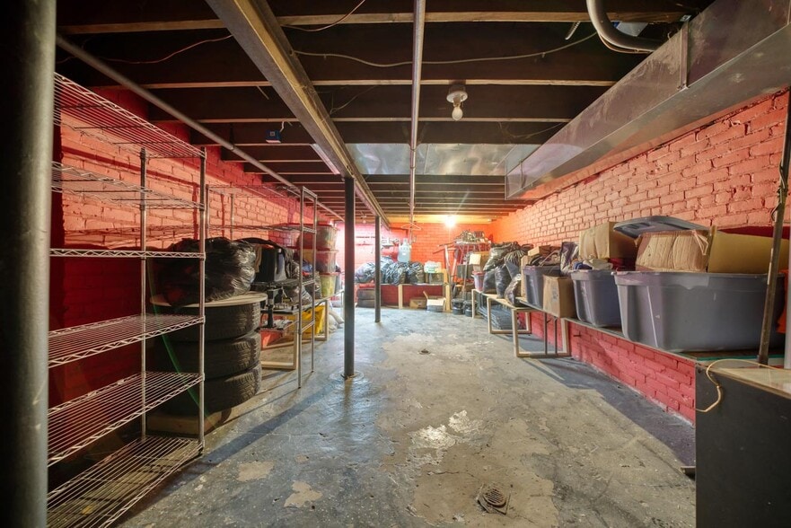 More Photos Of 10325 Cadieux Rd, Detroit Flex For Sale