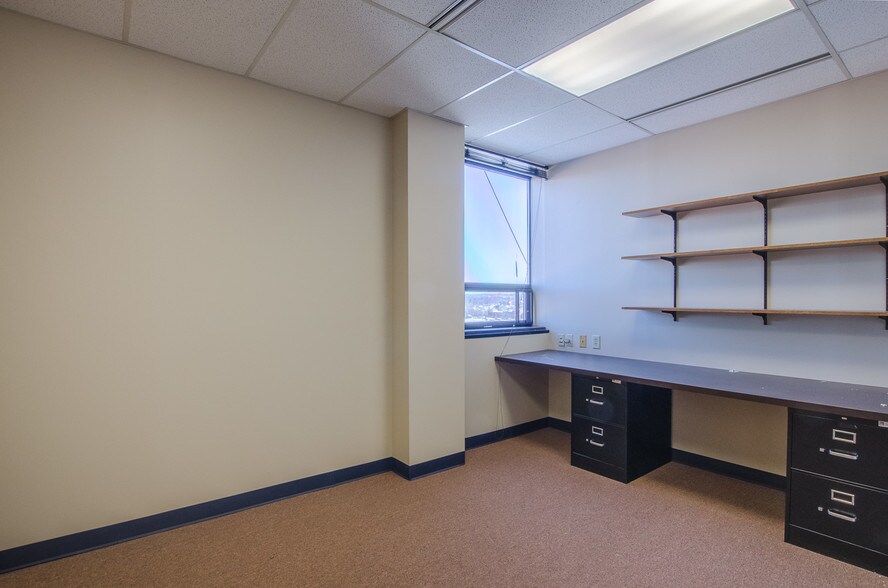 More Photos Of 35 N Park St, Mansfield Office For Sale