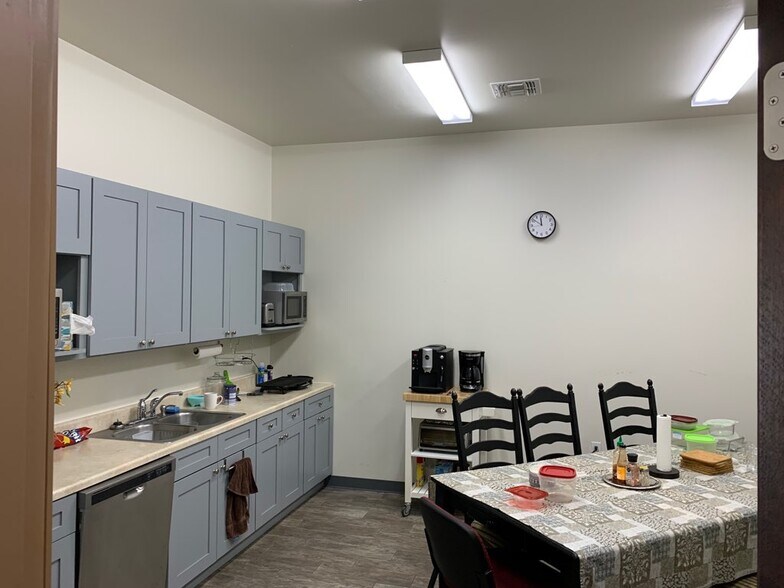 More Photos Of 176 Enterprise Pkwy, Boerne Unknown For Lease