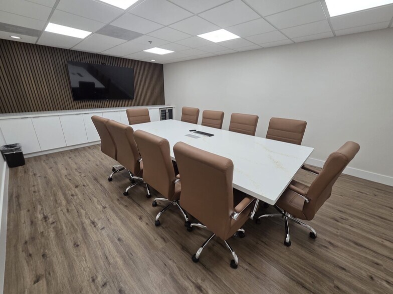 Primary Photo Of 6100 Griffin Rd, Davie Medical For Lease