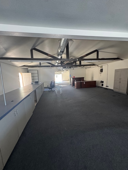 More Photos Of 910 W 6th St, Corona Storefront For Lease