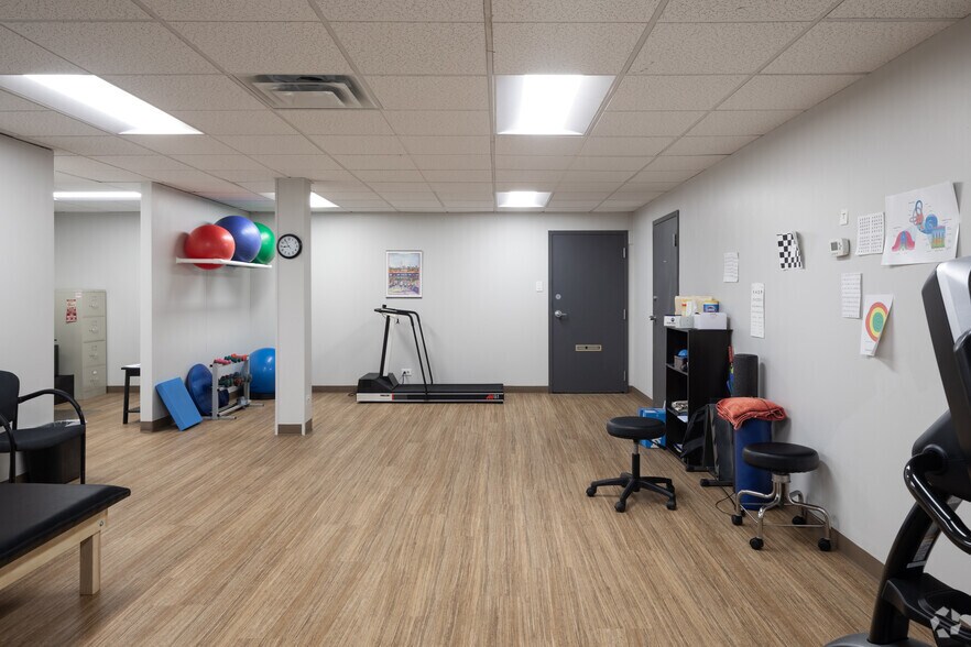 More Photos Of 750 W Hampden Ave, Englewood Unknown For Lease