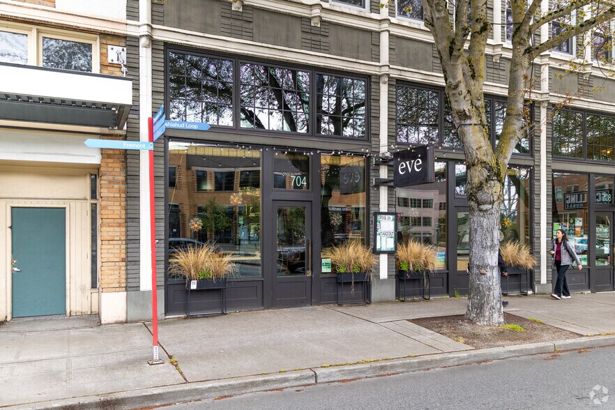 More Photos Of 704-716 N 34th St, Seattle General Retail For Lease