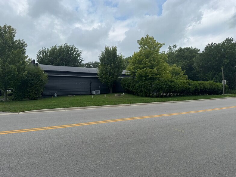More Photos Of 32400 Geneva Rd, Salem General Retail For Sale