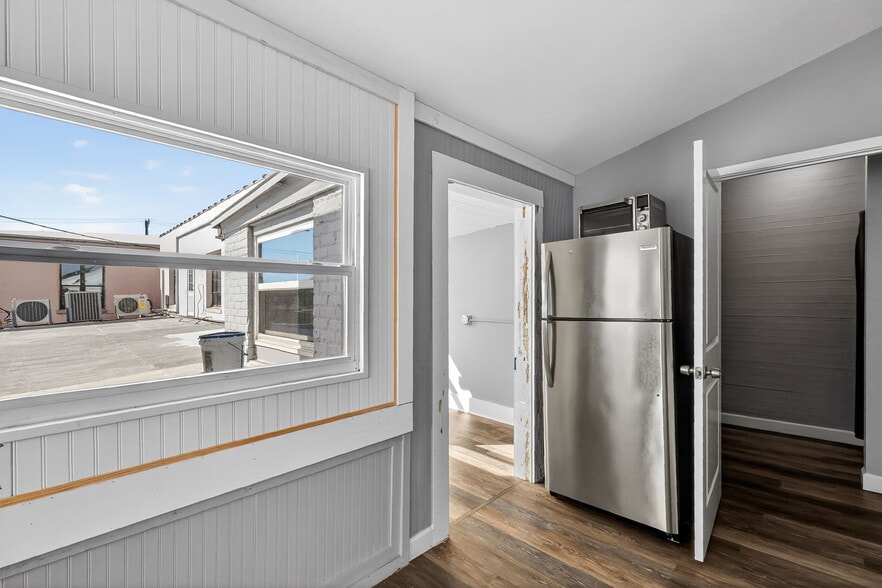 More Photos Of 103 S 2nd St, Leesburg Office For Lease