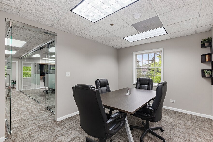 More Photos Of 1015-1025 W Wise Rd, Schaumburg Office For Sale